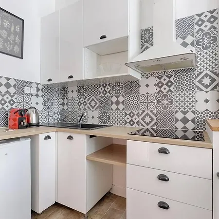 Appartement Republique Canal St Martin Charming Parijs
